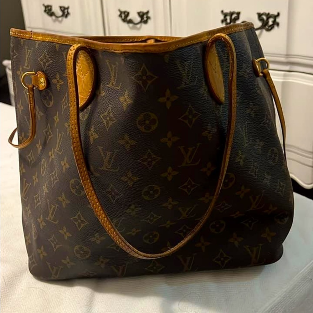 AUTHENTIC LOUIS VUITTON, NeverFull MM